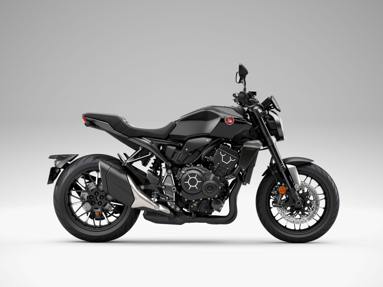 Honda CB1000R Black Edition: Вишуканий стиль і потужність у темному виконанні